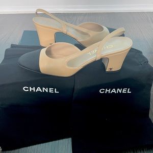 Chanel Nude/Black sling back pumps. Size 39.